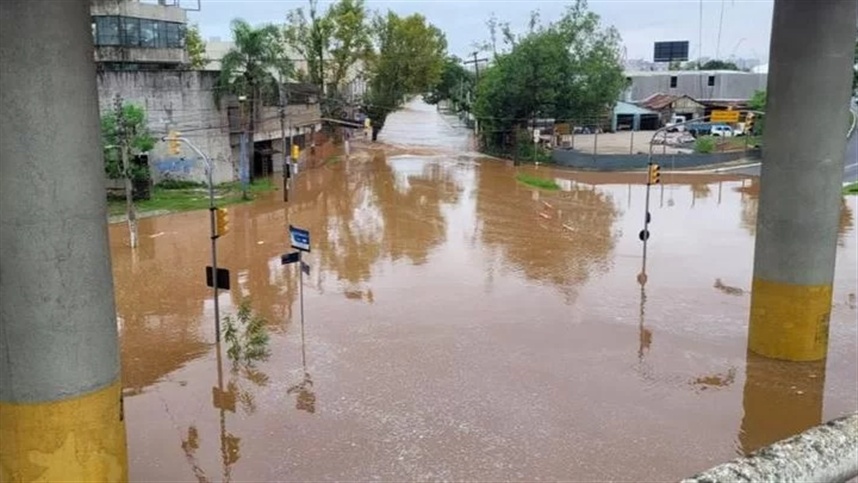 Portão 14 rompe na zona Norte de Porto Alegre