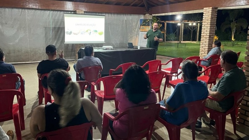 Encontro técnico com citricultores de Vitória Brasil (SP) alerta sobre manejo do greening e leprose
