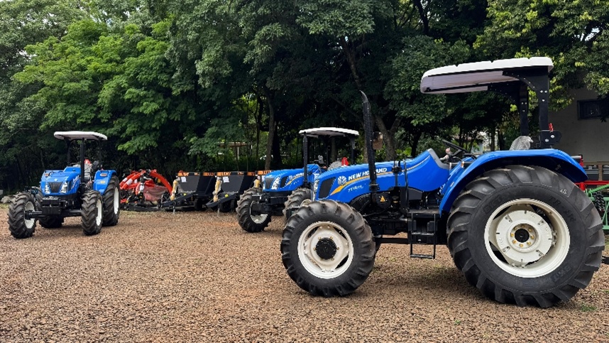 SC: agricultura ganha reforço com entrega de equipamentos